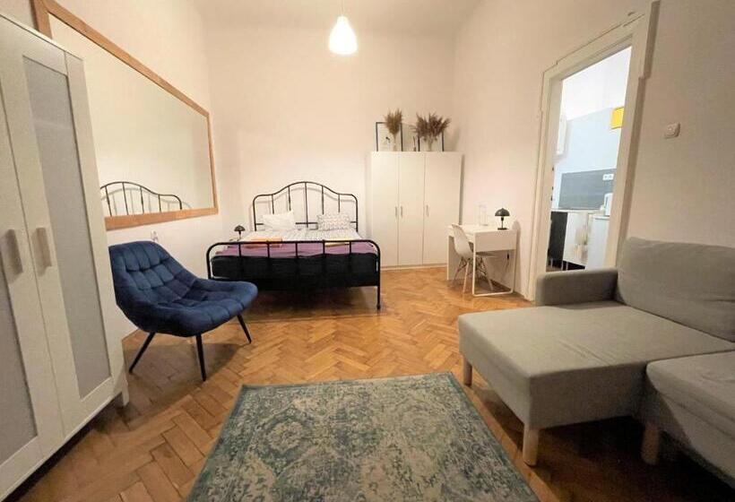 Студио Стандарт Кровать Кинг, Roller Apart