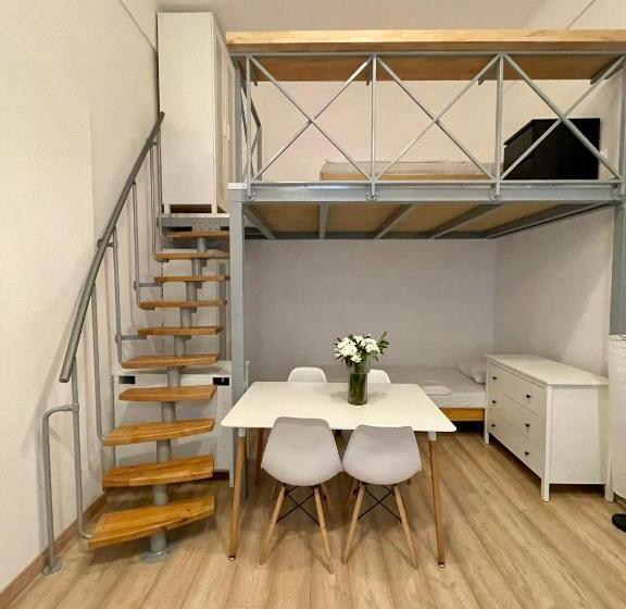 Апартаменты 1 Спальня Нижний Этаж, Roller Apart