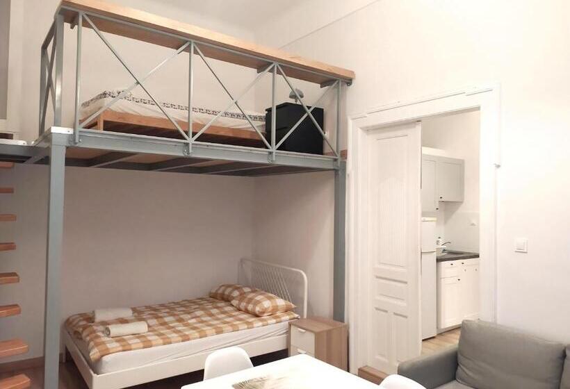 Апартаменты 1 Спальня Нижний Этаж, Roller Apart