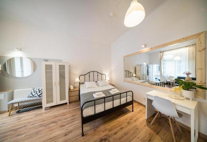 Апартаменты 1 Спальня, Roller Apart