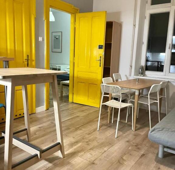 Апартаменты Deluxe 1 Спальня, Roller Apart