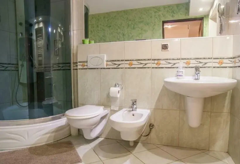 Perhehuone, Pod Wzgórzem Bed & Breakfast
