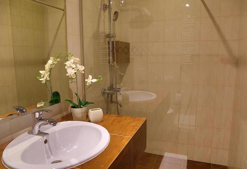 발코니가 있는 4인용 스탠다드 룸, Pod Wzgórzem Bed & Breakfast