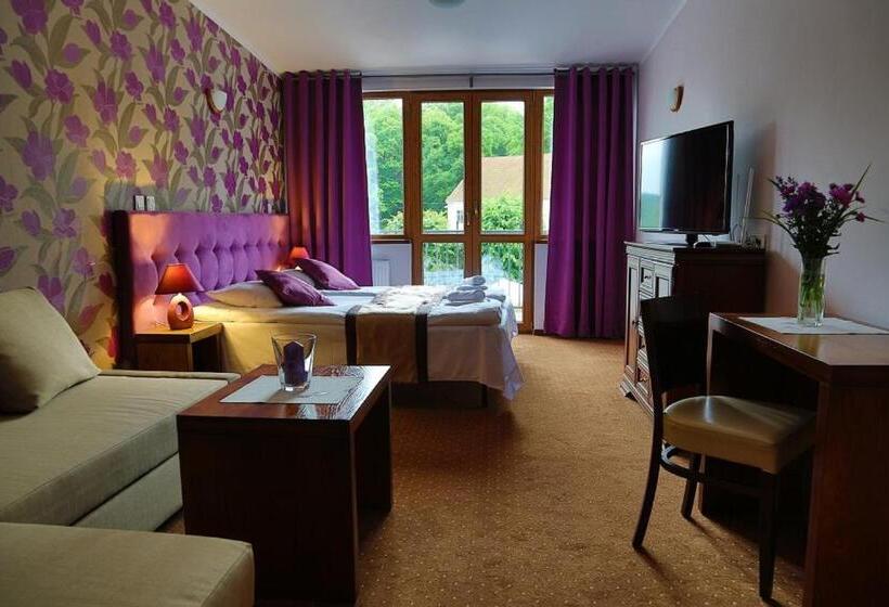 발코니가 있는 4인용 스탠다드 룸, Pod Wzgórzem Bed & Breakfast