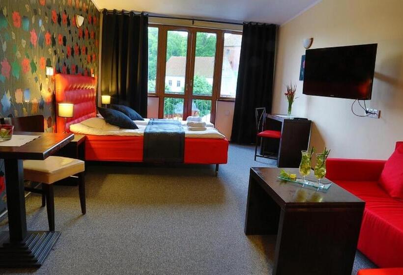 발코니가 있는 4인용 스탠다드 룸, Pod Wzgórzem Bed & Breakfast