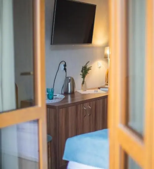Standard Kolmen Hengen Huone Parveke, Pod Wzgórzem Bed & Breakfast