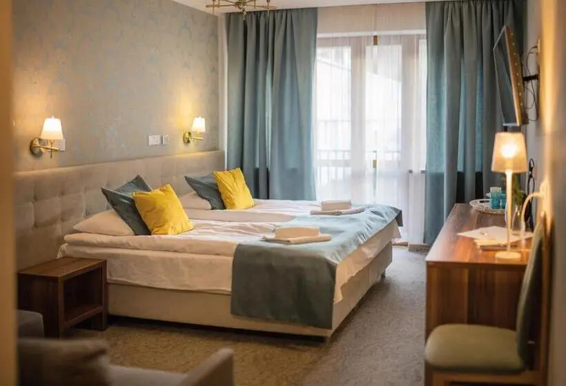 Standard Kolmen Hengen Huone Parveke, Pod Wzgórzem Bed & Breakfast
