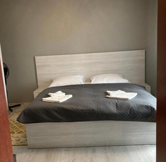 家庭间, Restauracja  Zajazd Trzech Braci