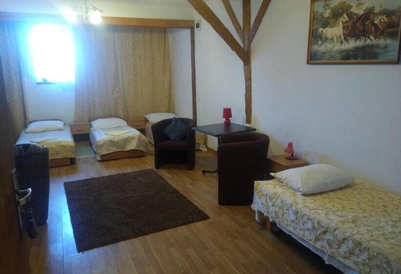 Четырехместный Номер Стандарт, Zajazd Eljan Centrum Noclegowe