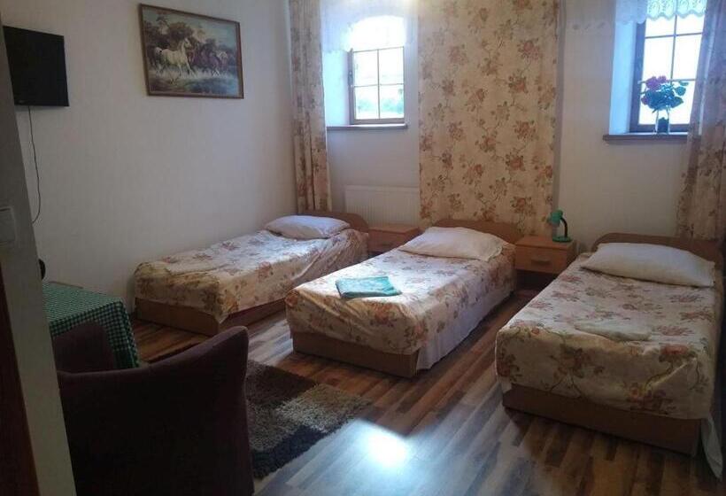 Номер Стандарт Трехместный, Zajazd Eljan Centrum Noclegowe