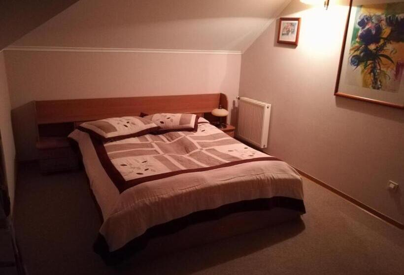 דירה בת חדר שינה 1 עם מרפסת, Zajazd Podjadek