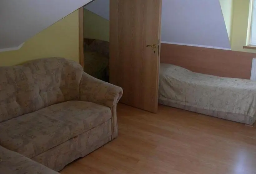 Huoneisto 2 Makuuhuonetta, Zajazd Podjadek