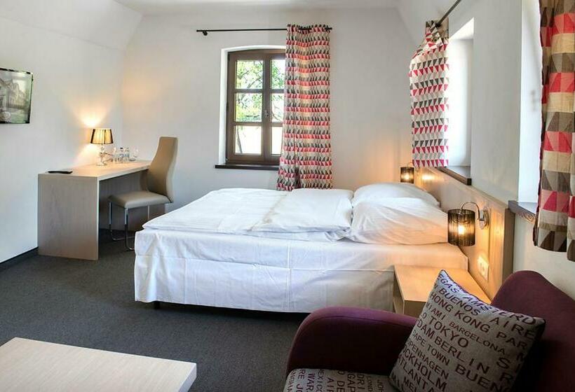 اتاق لوکس, Zajazd Ryszkówka