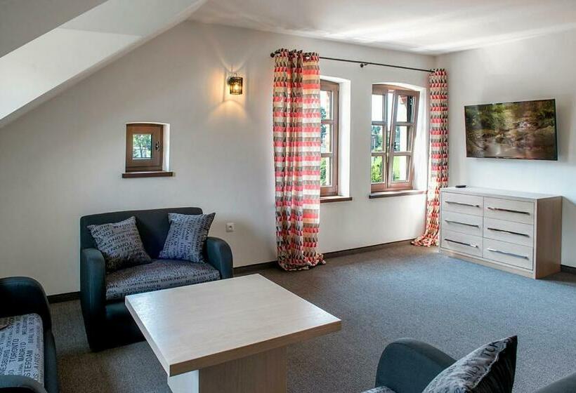 آپارتمان 1 خوابه, Zajazd Ryszkówka