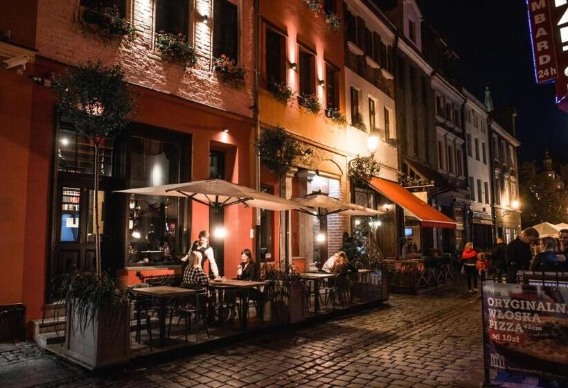 اتاق استاندارد, Apartamenty Siedem Komnat Siedmiu Mistrzów