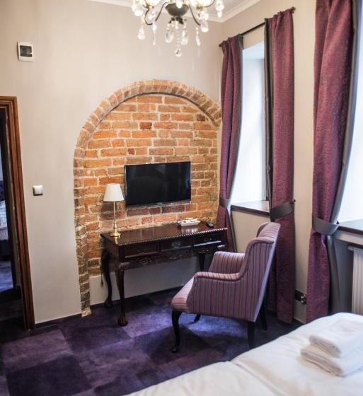 اتاق استاندارد, Apartamenty Siedem Komnat Siedmiu Mistrzów