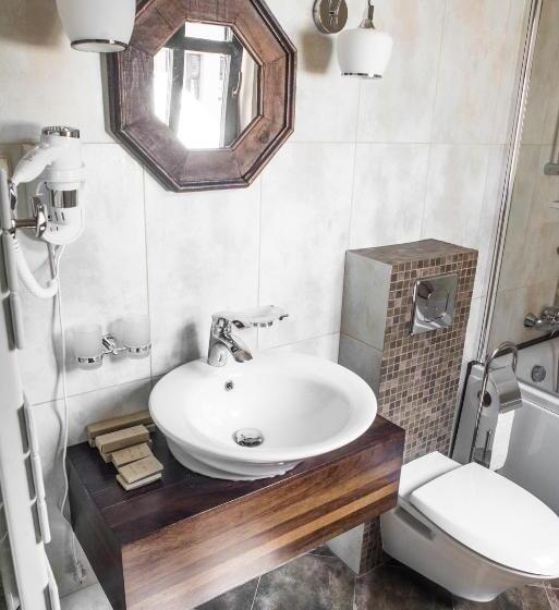 اتاق استاندارد, Apartamenty Siedem Komnat Siedmiu Mistrzów