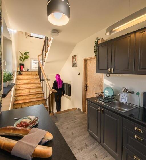 اتاق خانوادگی, 5 Kroków