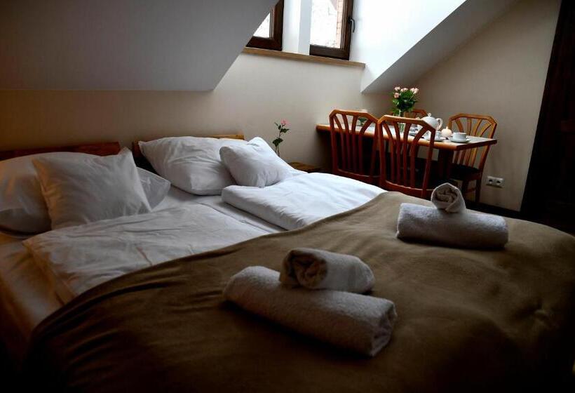 スタンダード４人部屋, Gościniec Pod Lubomirem