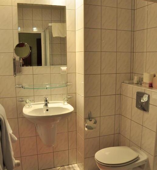 标准三人间, Pensjonat Panorama