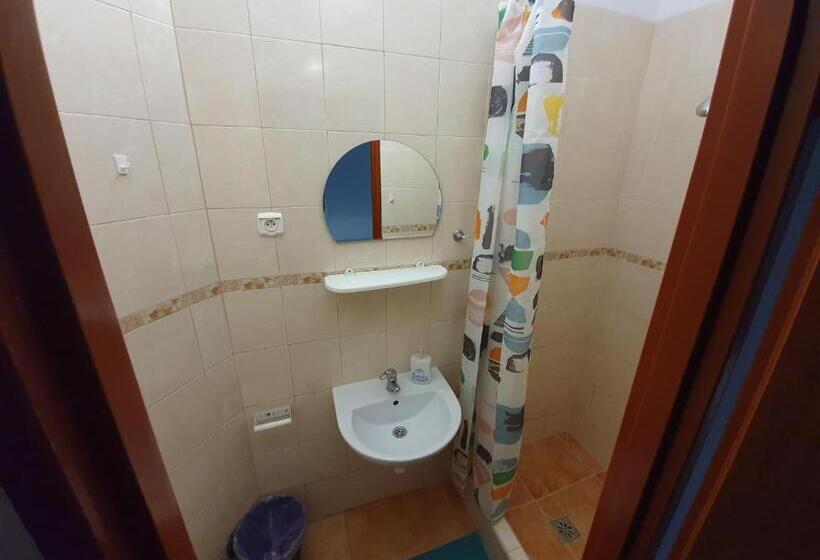 اتاق استاندارد سه نفره, Pensjonat Tężniowa 6