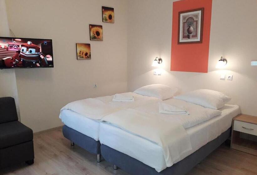 Номер Стандарт с Балконом, Villa Cassia