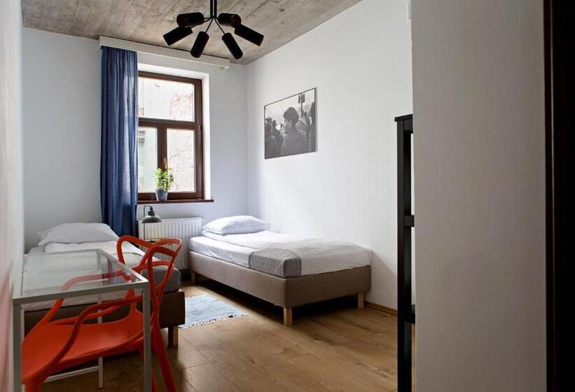 اتاق استاندارد با سرویس بهداشتی مشترک, Hostel Starówka
