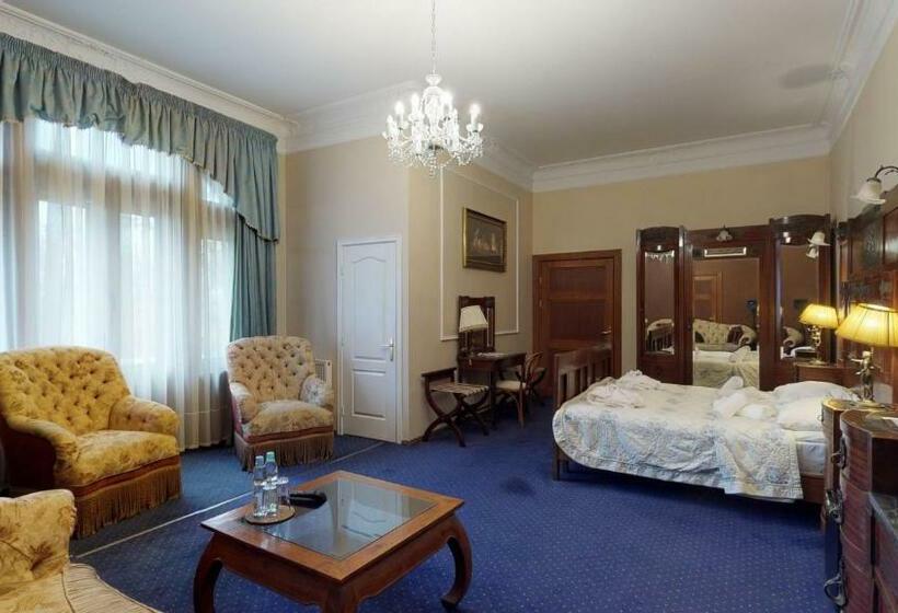 דירת חדר, Bursztynowy Pałac