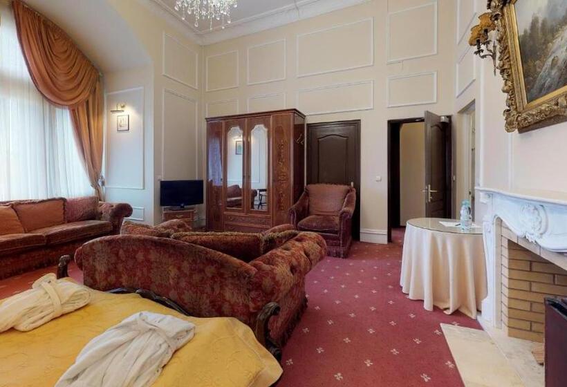 דירת חדר, Bursztynowy Pałac