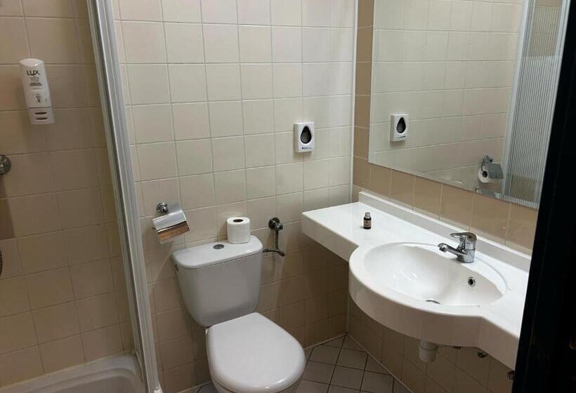 스탠다드 룸, Domino