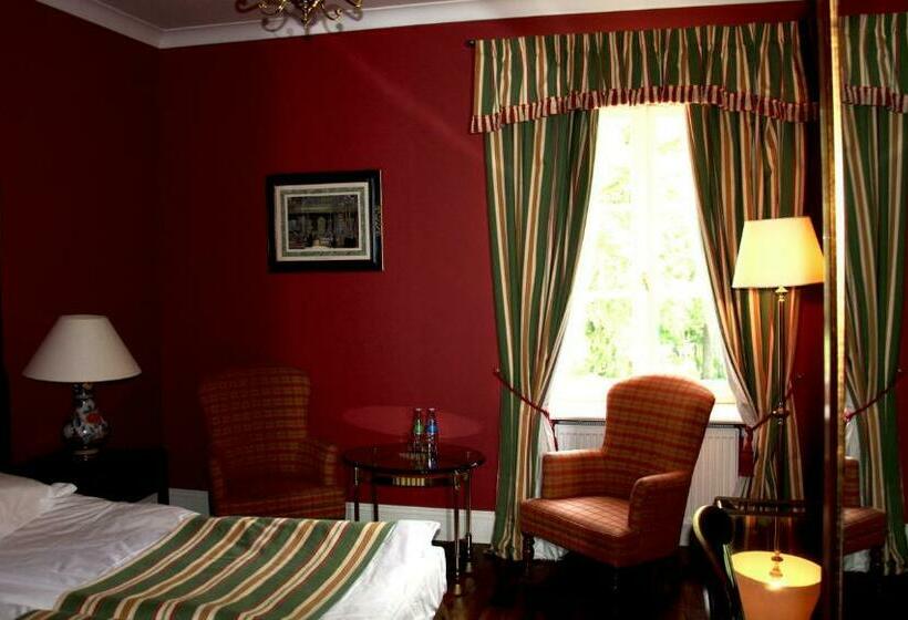 Номер Стандарт, Dwór Sieraków