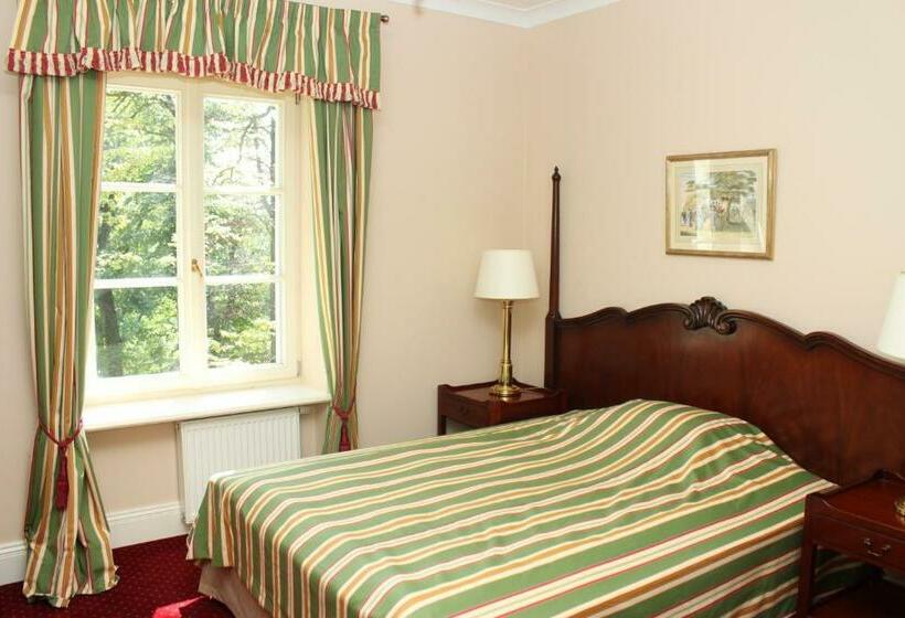 Номер Стандарт, Dwór Sieraków