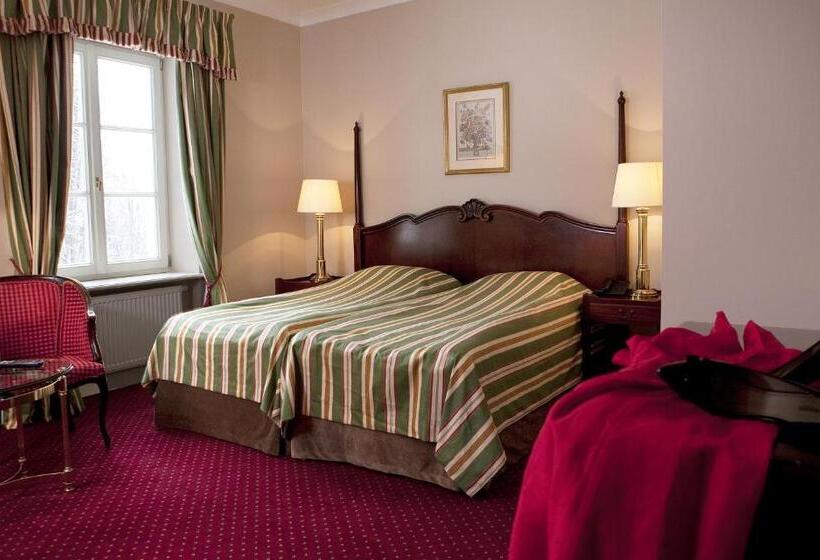 Номер Superior, Dwór Sieraków