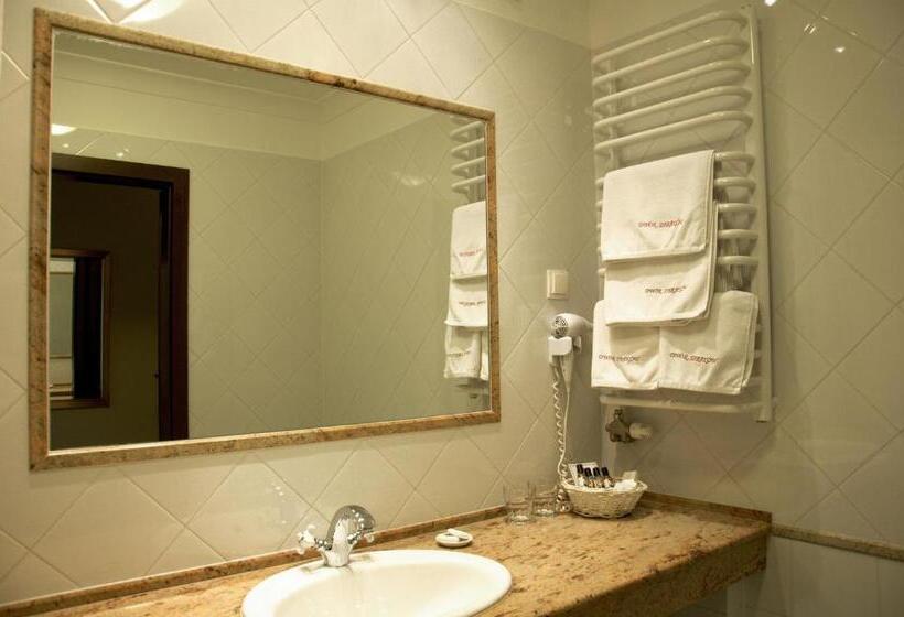 Номер Superior, Dwór Sieraków