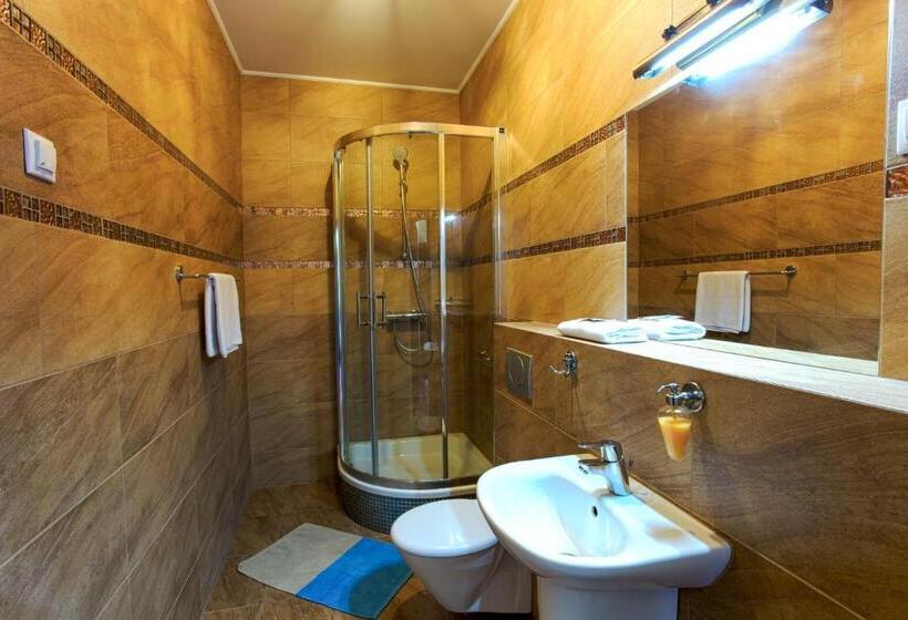 חדר דחוקס עם מיטת קינג, Róża