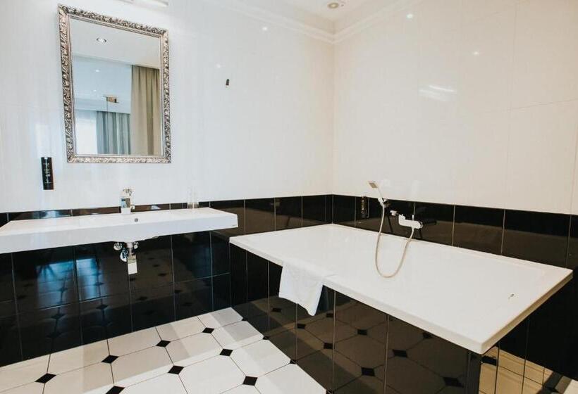 דירת חדר, Toscania