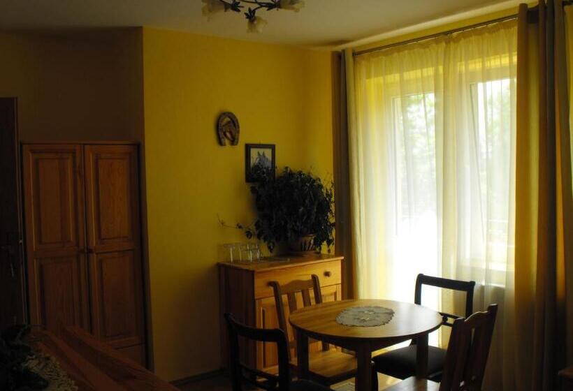 バルコニー付スタンダード4ベッドルーム, U Eskulapa