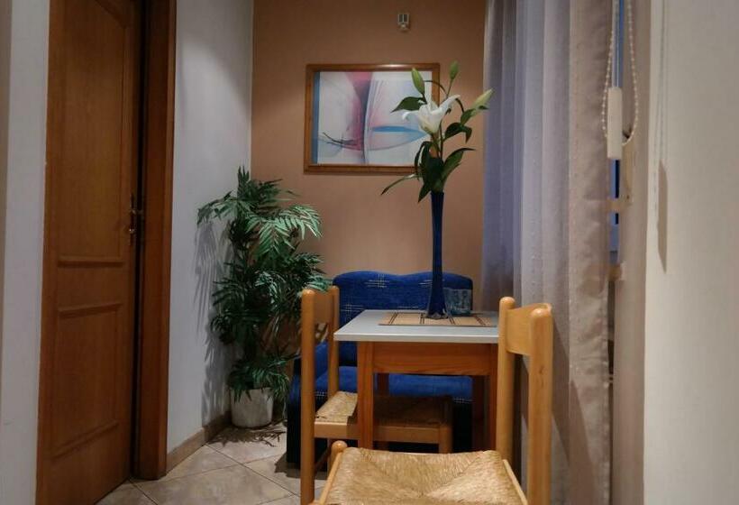 חדר דלוקס, Villamirage