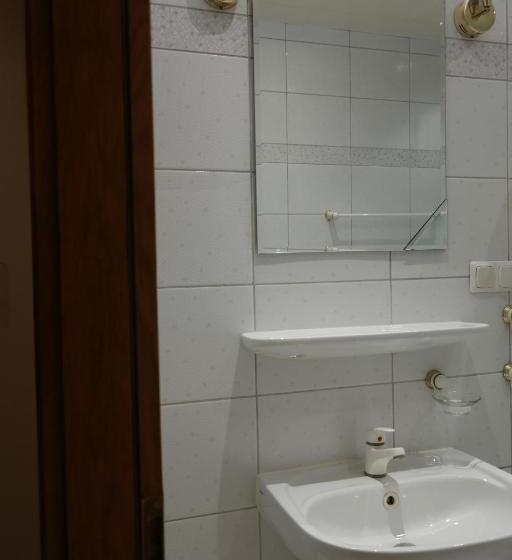 חדר דלוקס, Villamirage