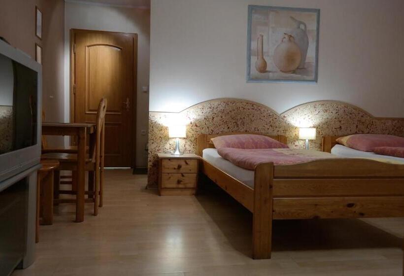 חדר דלוקס, Villamirage