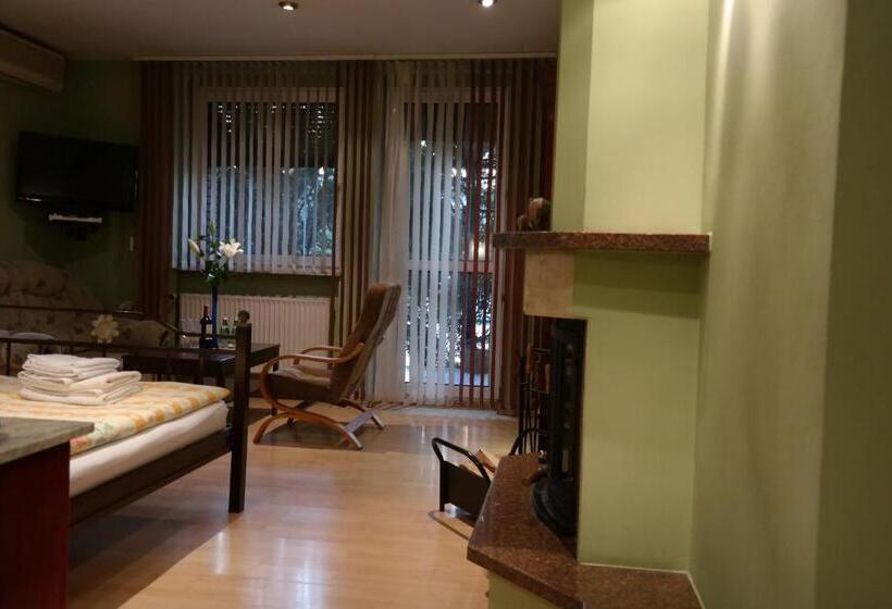 חדר סופריור, Villamirage