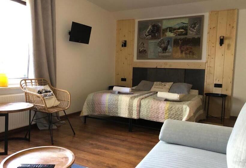 اتاق استاندارد چهارنفره با بالکن, Niech To Szlak B&b