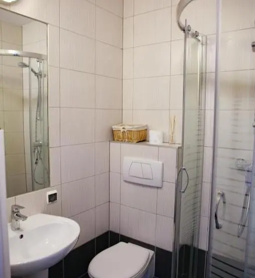 ベーシックルーム, Niech To Szlak B&b