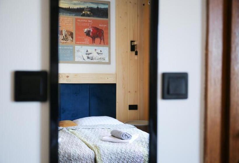 اتاق استاندارد سه نفره, Niech To Szlak B&b