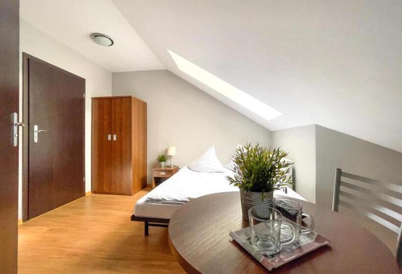 标准间, Brydar With Sauna, Swimming Pool And Jacuzzi