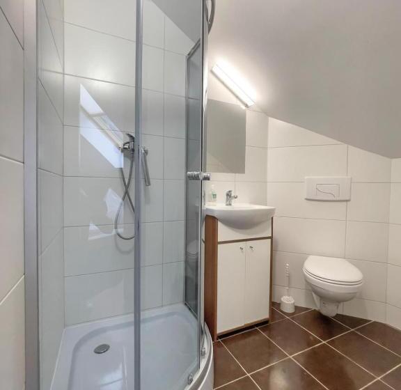 带2个卧室的标准洋房, Brydar With Sauna, Swimming Pool And Jacuzzi