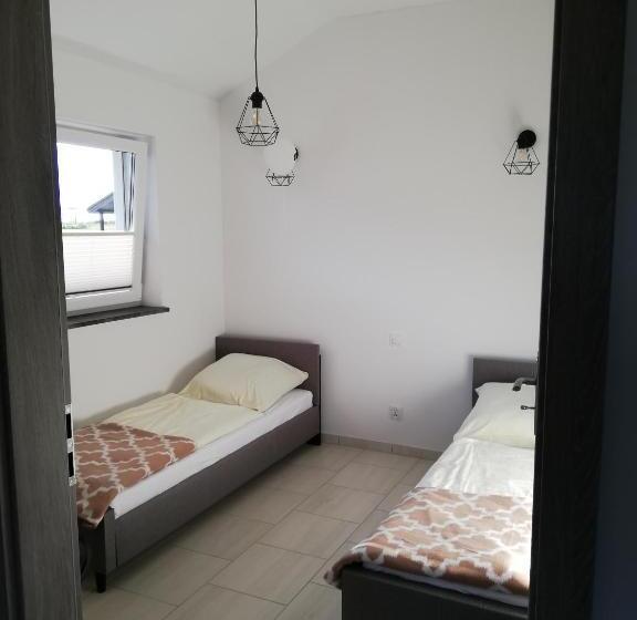 带2个卧室的标准洋房, Brydar With Sauna, Swimming Pool And Jacuzzi