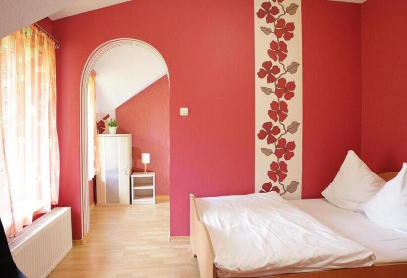 四人标准间, Brydar With Sauna, Swimming Pool And Jacuzzi