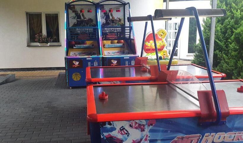 四人标准间, Brydar With Sauna, Swimming Pool And Jacuzzi