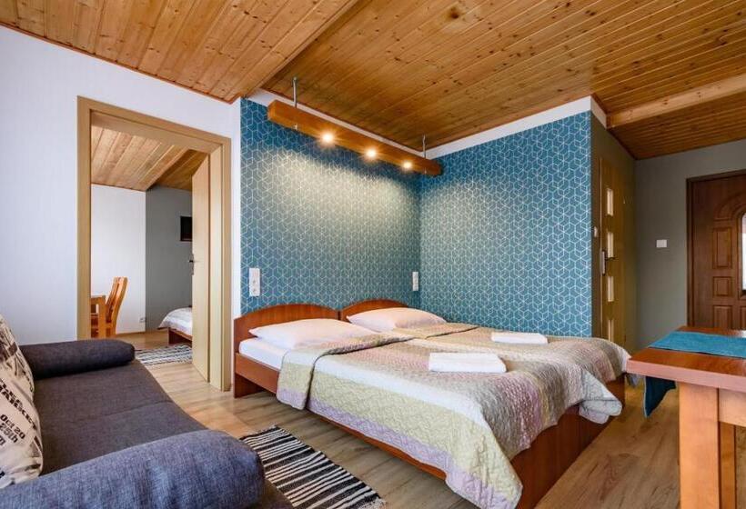 家庭工作室, Dom Wczasowy Radość